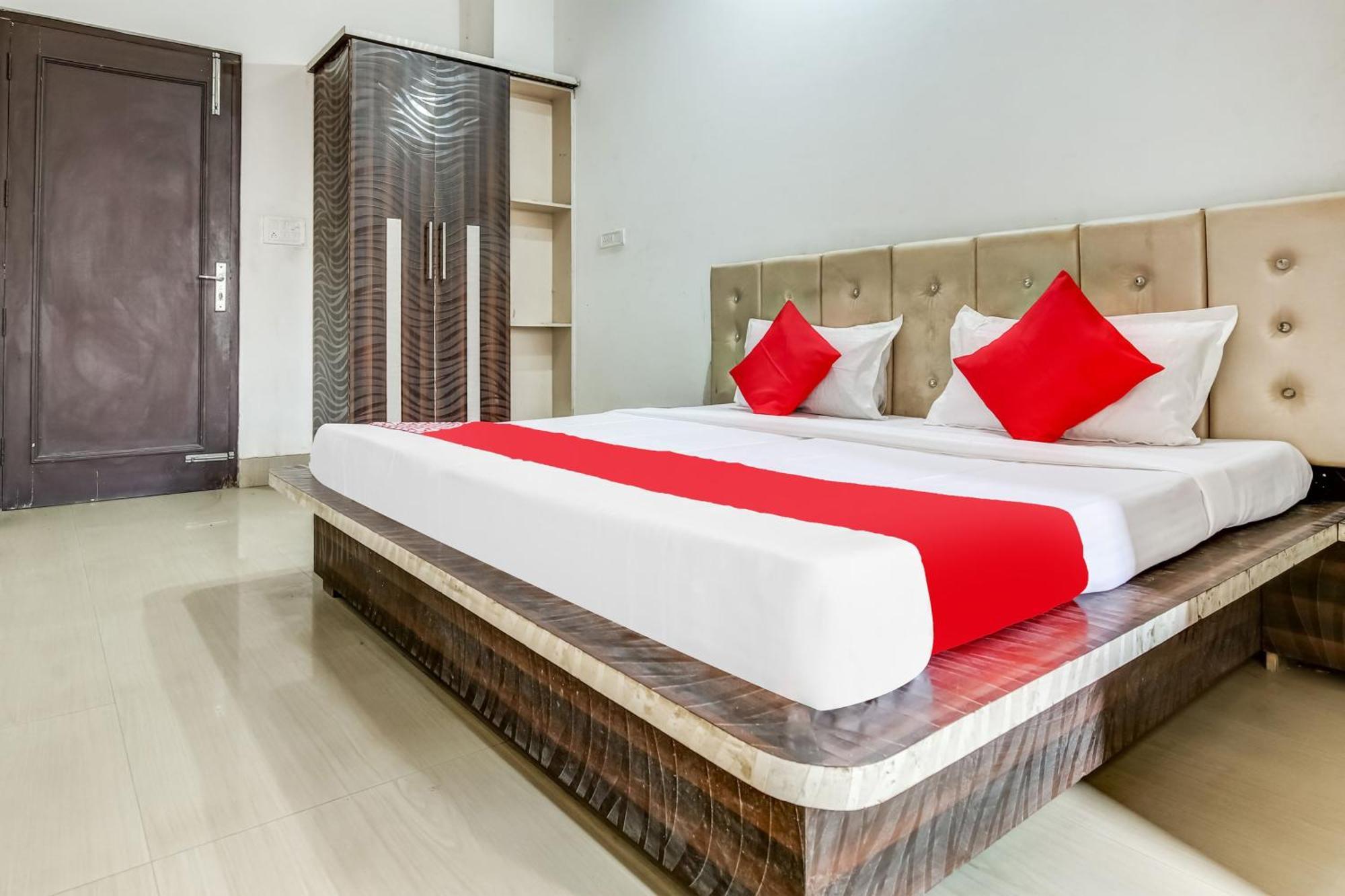 Flagship Hotel Big Boss Kurukshetra Extérieur photo