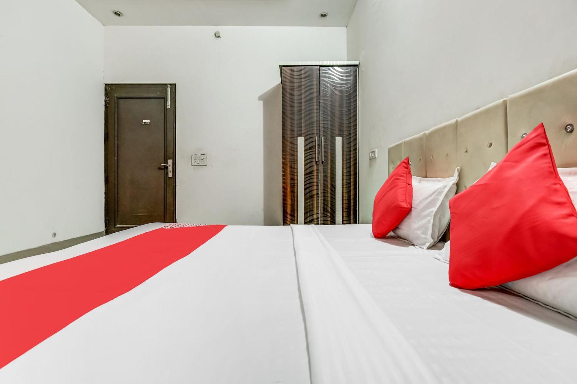 Flagship Hotel Big Boss Kurukshetra Extérieur photo
