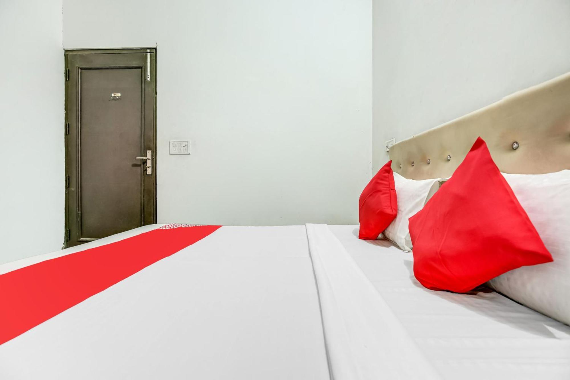 Flagship Hotel Big Boss Kurukshetra Extérieur photo
