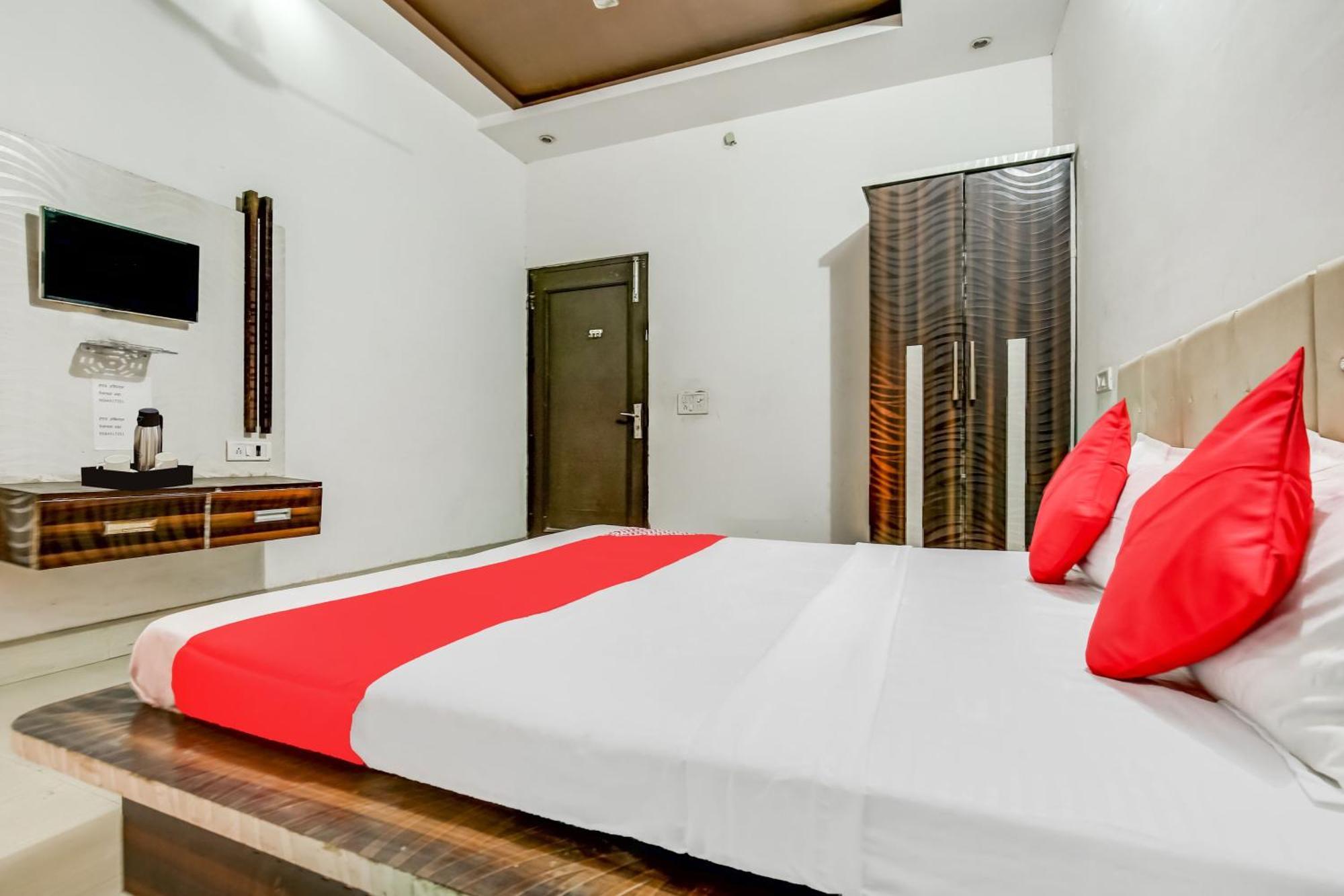 Flagship Hotel Big Boss Kurukshetra Extérieur photo