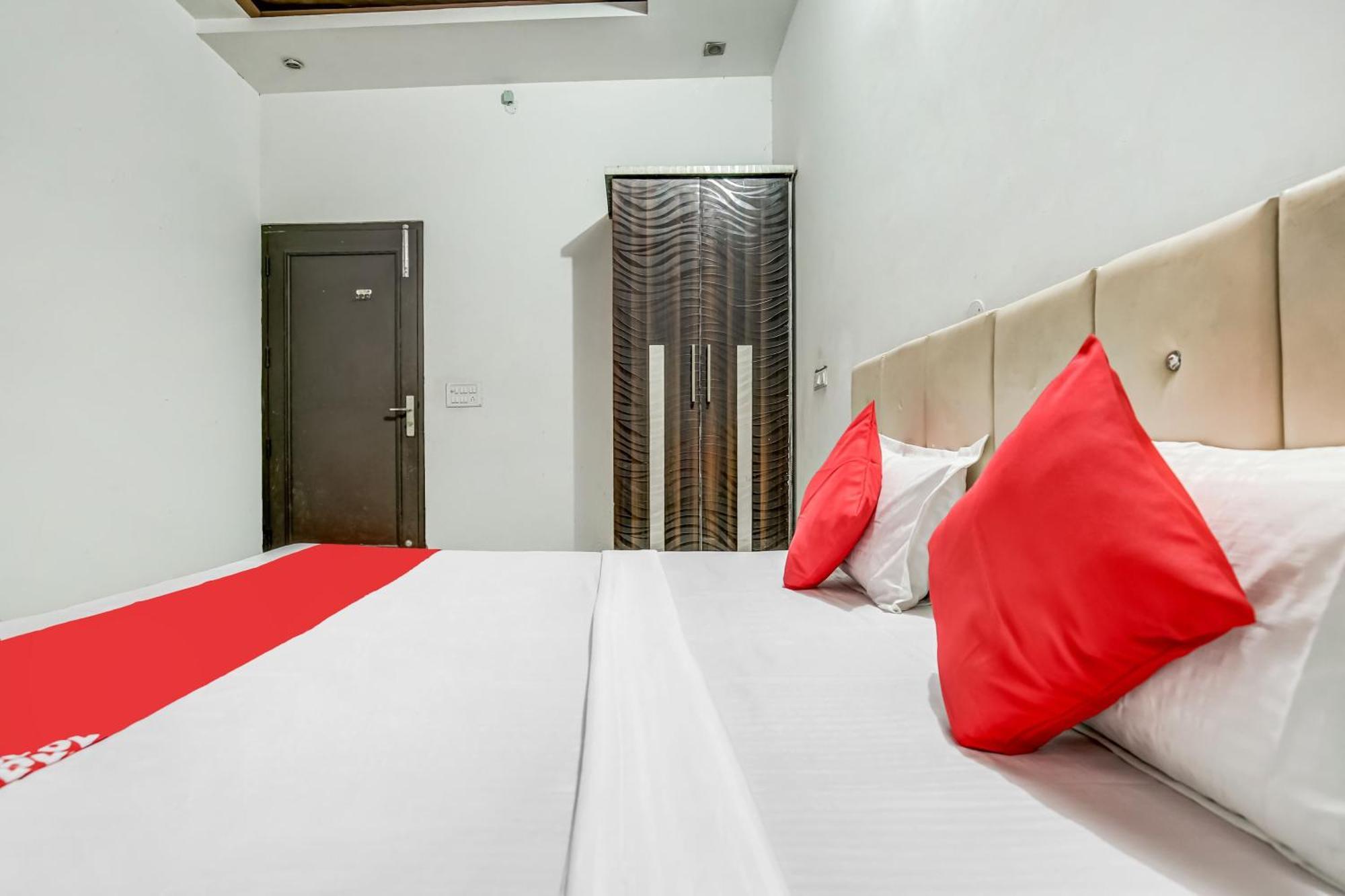 Flagship Hotel Big Boss Kurukshetra Extérieur photo