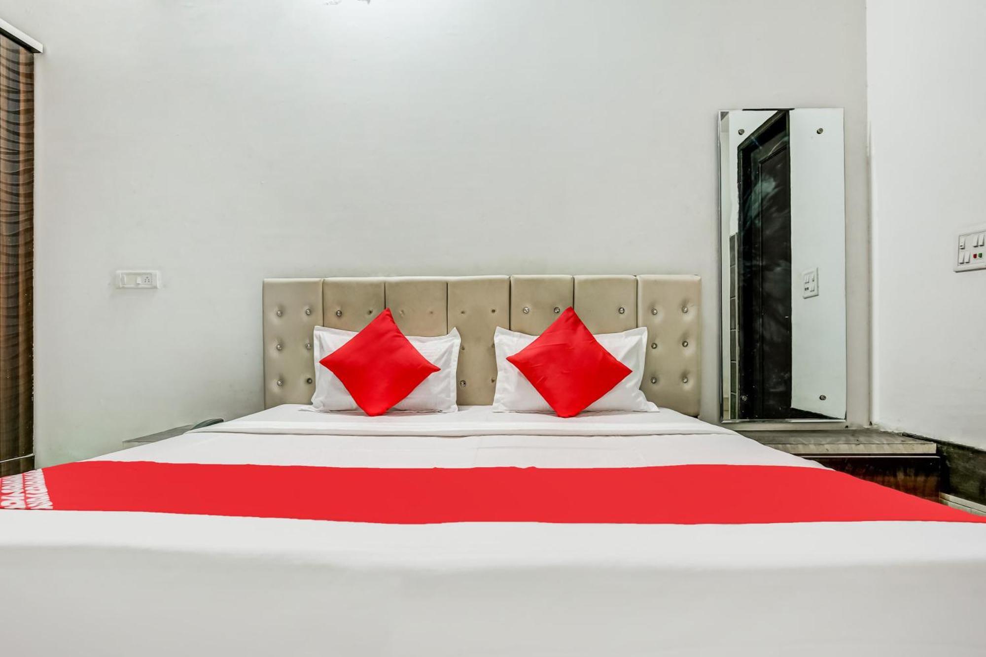 Flagship Hotel Big Boss Kurukshetra Extérieur photo