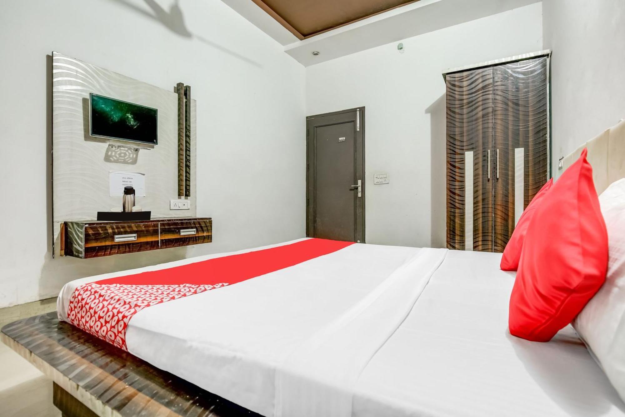 Flagship Hotel Big Boss Kurukshetra Extérieur photo